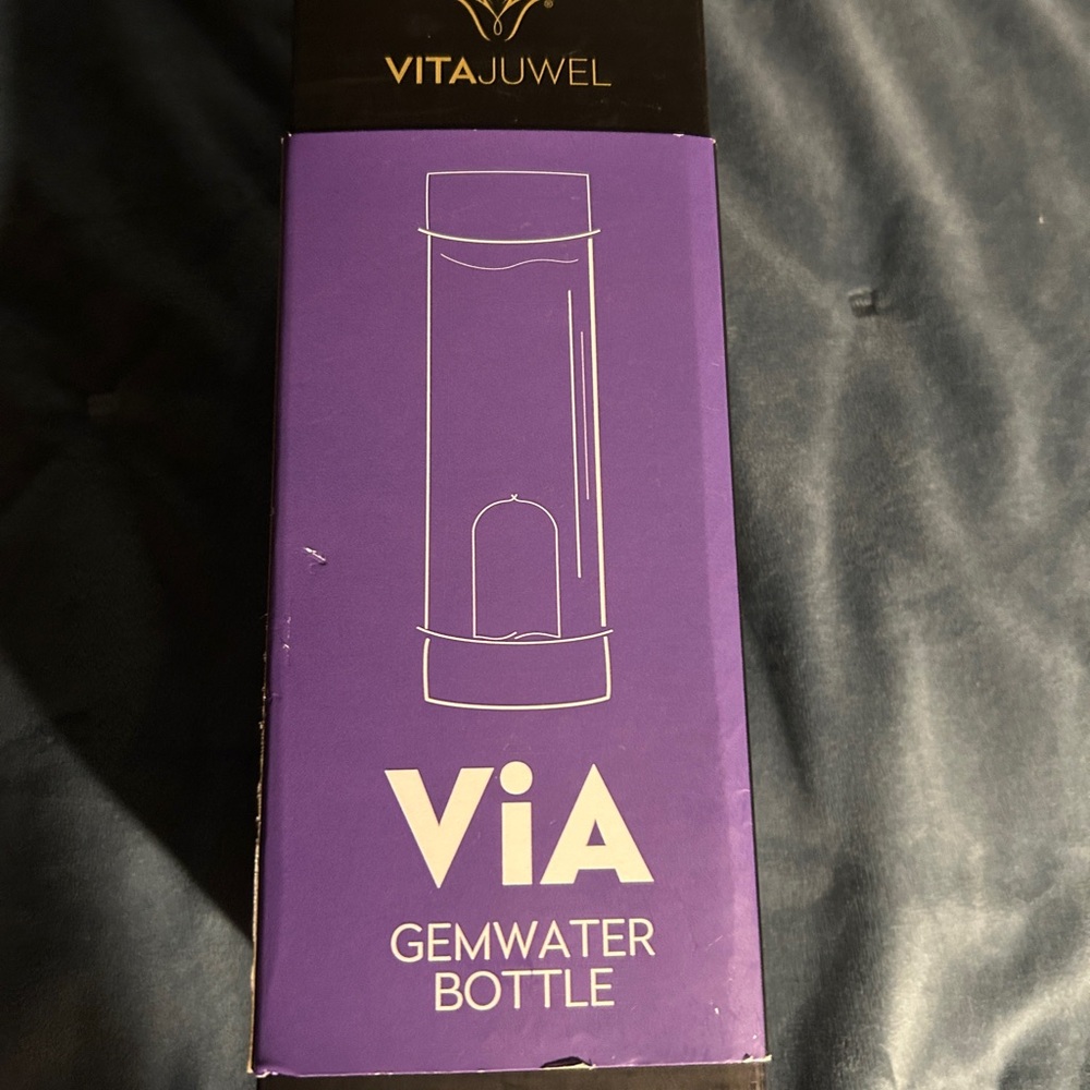Vitajuwel Via Gemwater Bottle